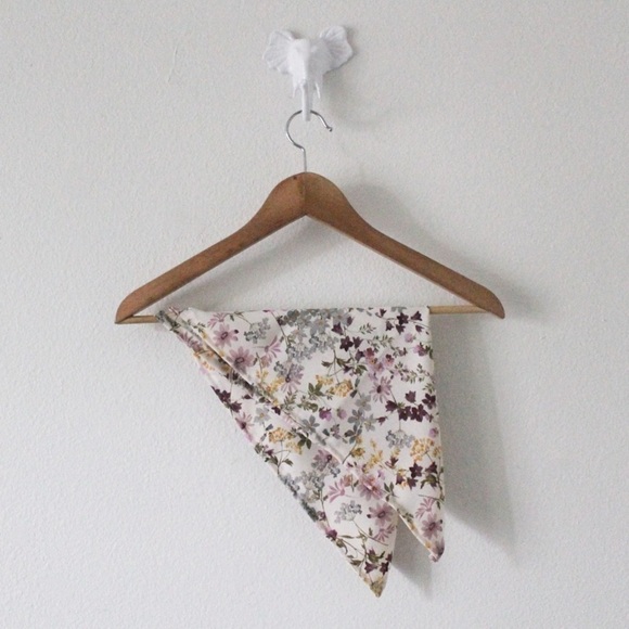 NWT Handmade Floral 18” x 18” Scarf L1042 - Picture 8 of 10